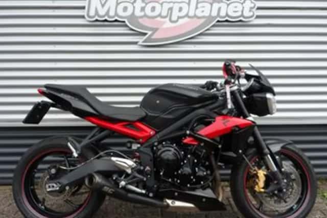 Triumph Street Triple R (2017) thumbnail 1