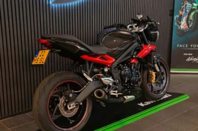 Triumph Street Triple R (2017) thumbnail 4