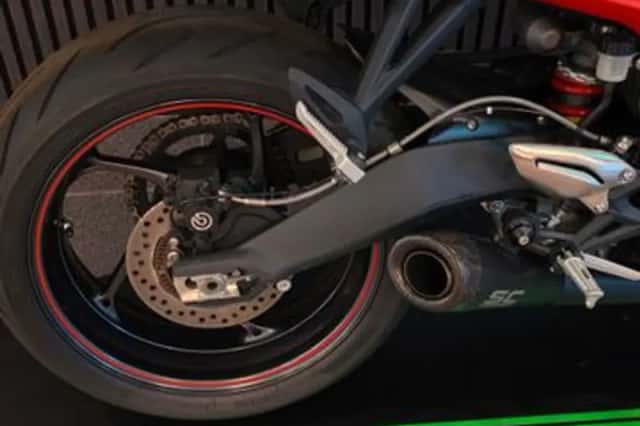 Triumph Street Triple R (2017) thumbnail 5