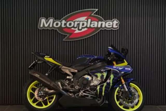 Yamaha YZF-R1 (2017) thumbnail 1