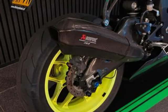 Yamaha YZF-R1 (2017) thumbnail 6