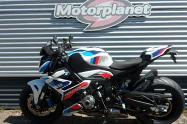 BMW M 1000 R (2023) thumbnail 2