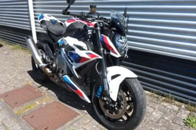 BMW M 1000 R (2023) thumbnail 3