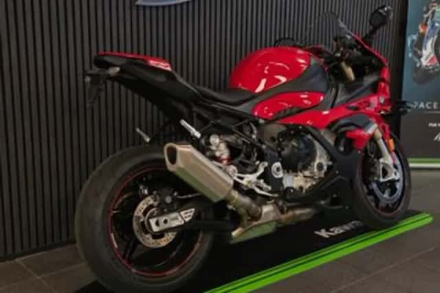 BMW S 1000 RR (2025) thumbnail 4