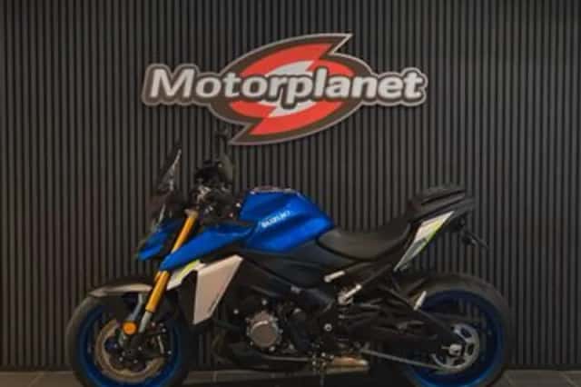 Suzuki GSX-S1000 (2023) thumbnail 2