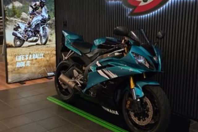 Yamaha YZF-R6 (2008) thumbnail 3
