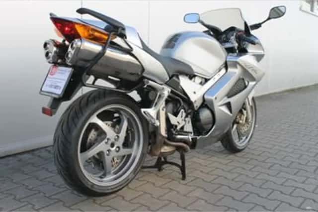 Honda VFR 800 VTEC ABS (2005) thumbnail 3
