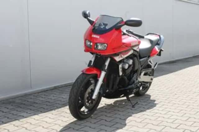 Yamaha FZS 600 Fazer (2001) thumbnail 5