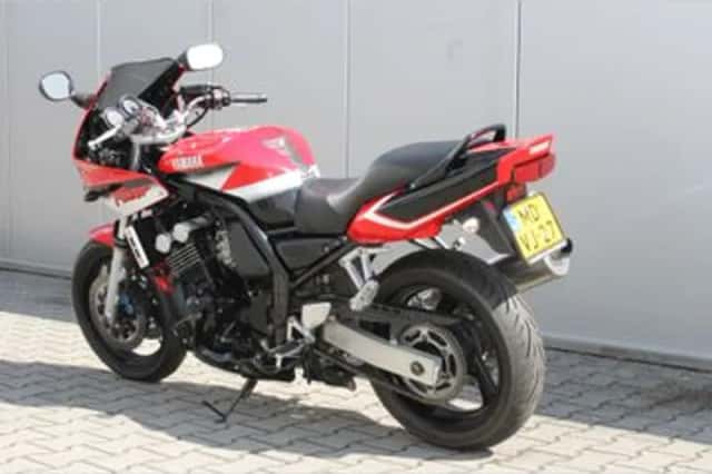 Yamaha FZS 600 Fazer (2001) thumbnail 6