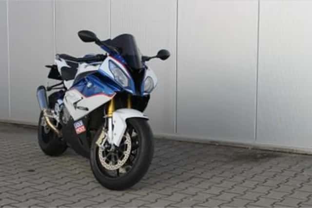 BMW S 1000 RR (2015) thumbnail 2
