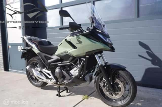 Honda NC750X (2026) thumbnail 2