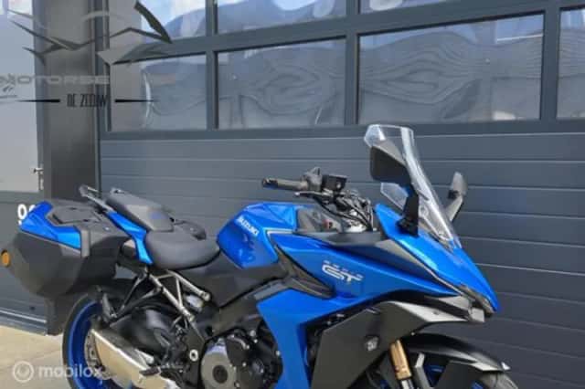 Suzuki GSX-S1000GT Plus (2022) thumbnail 2