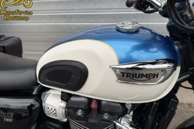 Triumph Bonneville T100 (2017) thumbnail 4