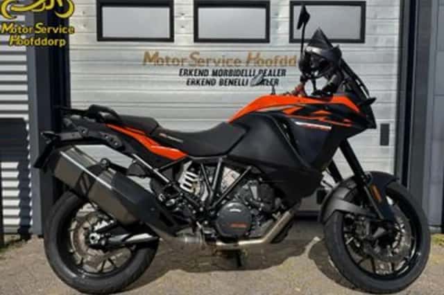 KTM 1090 Adventure (2018) thumbnail 1