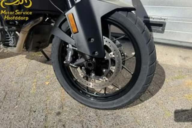 KTM 1090 Adventure (2018) thumbnail 2