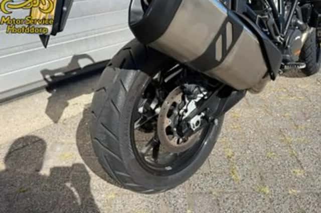 KTM 1090 Adventure (2018) thumbnail 6