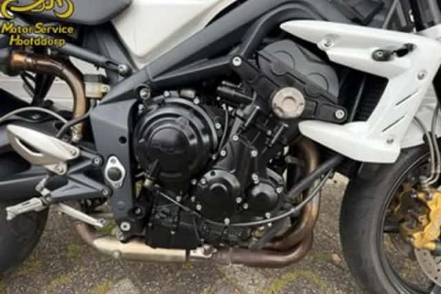 Triumph Street Triple R (2012) thumbnail 4