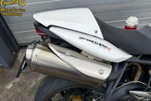 Triumph Street Triple R (2012) thumbnail 6