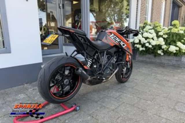KTM 1290 Super Duke (2018) thumbnail 3