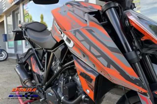 KTM 1290 Super Duke (2018) thumbnail 6