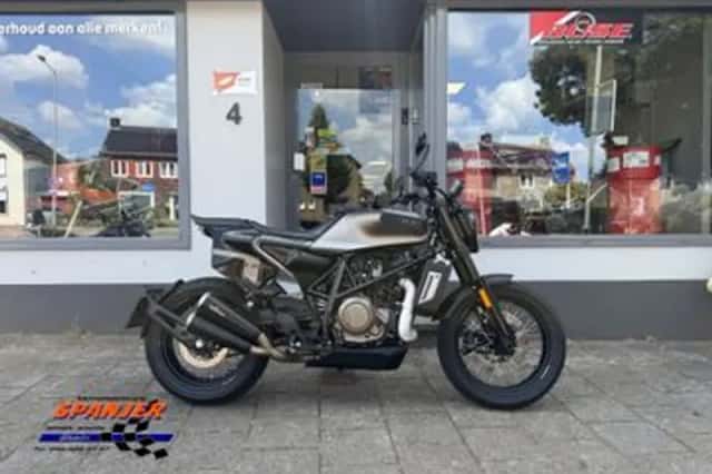 Husqvarna Svartpilen 701 (2019) thumbnail 1