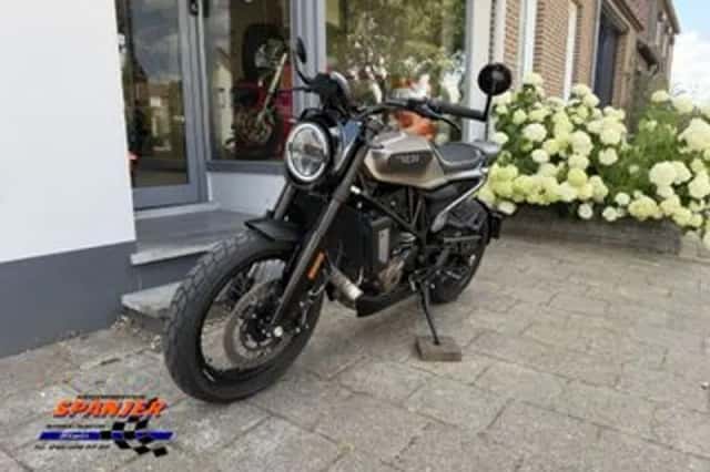 Husqvarna Svartpilen 701 (2019) thumbnail 5