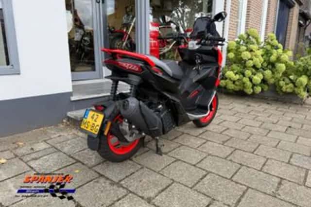 Aprilia SR GT 200 (2022) thumbnail 3