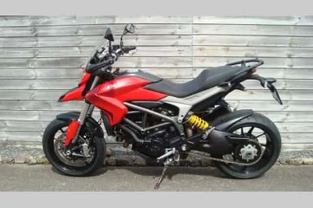 DUCATI HYPERSTRADA 821 (2014) thumbnail 5