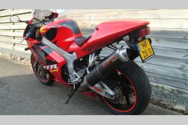 Honda VTR 1000 SP 1 (2002) thumbnail 2