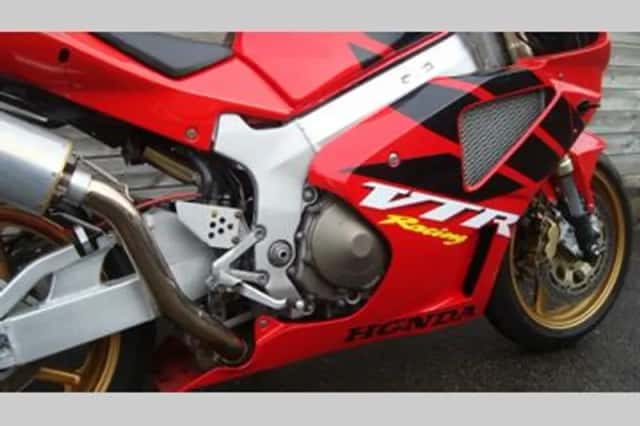 Honda VTR 1000 SP 1 (2001) thumbnail 3