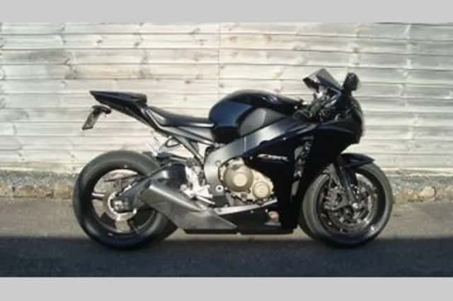 Honda CBR 1000 RR FIREBLADE (2008) thumbnail 1