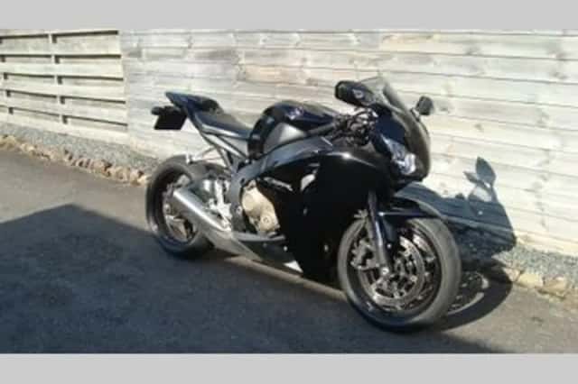 Honda CBR 1000 RR FIREBLADE (2008) thumbnail 2