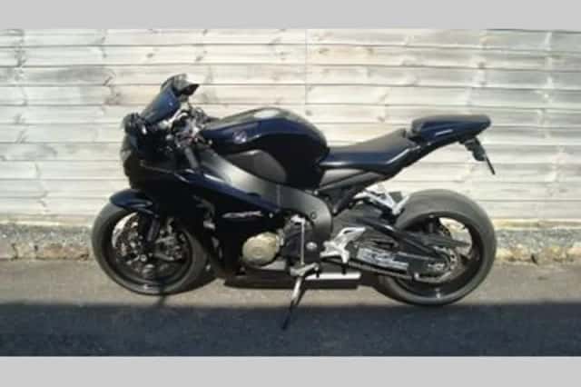 Honda CBR 1000 RR FIREBLADE (2008) thumbnail 6
