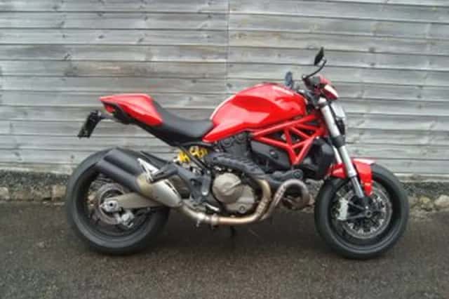 Ducati Monster 821 (2016) thumbnail 1