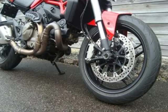 Ducati Monster 821 (2016) thumbnail 3