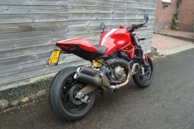 Ducati Monster 821 (2016) thumbnail 4