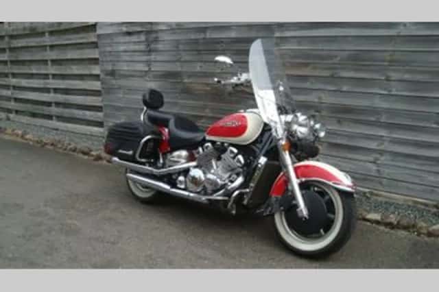 Yamaha XVZ 1300 Royal Star (1996) thumbnail 2