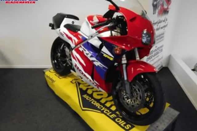 Honda RVF 400 (1996) thumbnail 2