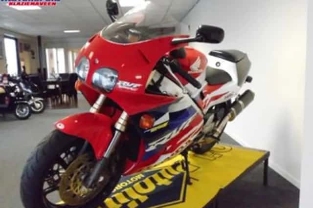 Honda RVF 400 (1996) thumbnail 6