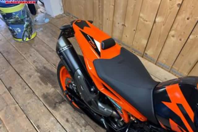 KTM 890 DUKE GP (2022) thumbnail 5