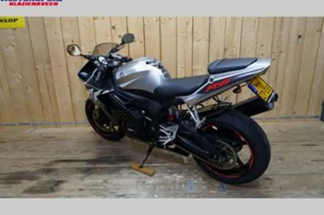 YAMAHA YZF R6 (2003) thumbnail 5