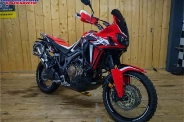 Honda CRF 1000 L Africa Twin (2016) thumbnail 2