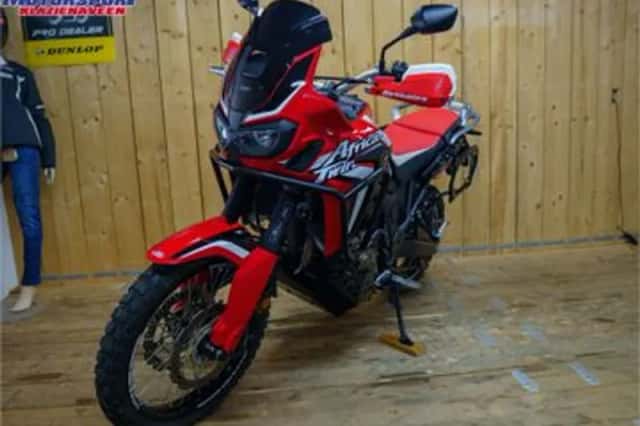 Honda CRF 1000 L Africa Twin (2016) thumbnail 3