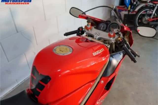 Ducati 748 (1996) thumbnail 4
