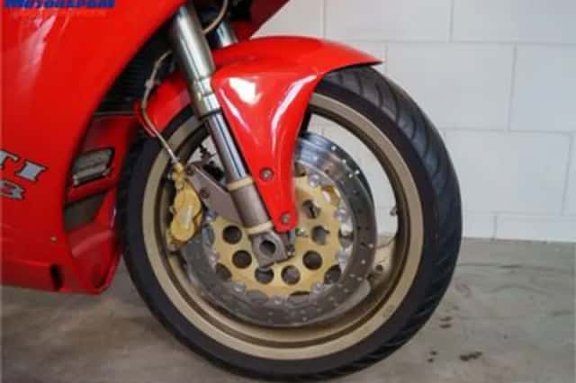 Ducati 748 (1996) thumbnail 6
