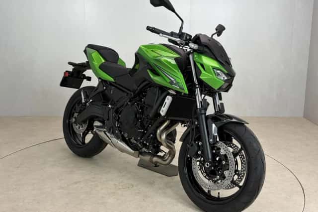 Kawasaki Z900 (2026) thumbnail 2