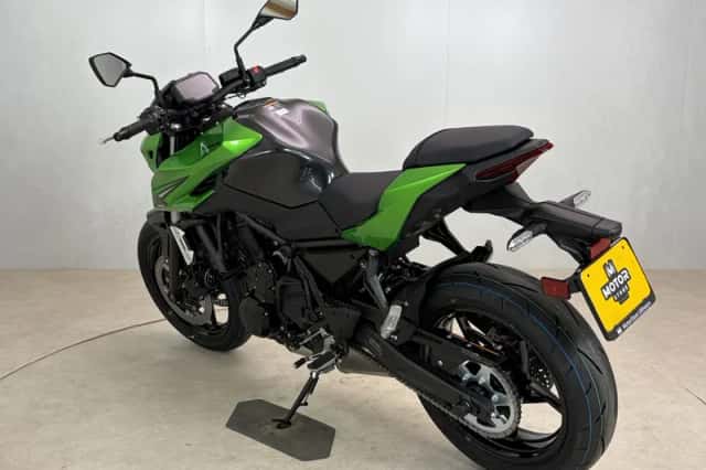 Kawasaki Z900 (2026) thumbnail 5
