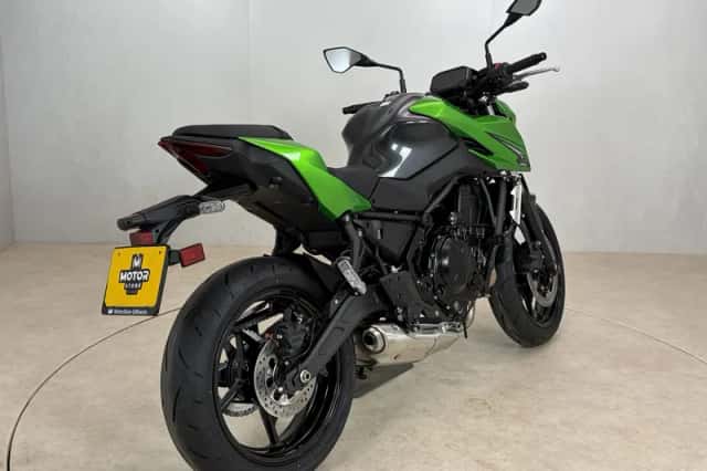 Kawasaki Z900 (2026) thumbnail 6