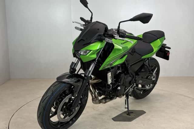 Kawasaki Z900 (2026) thumbnail 3