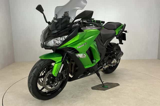 Kawasaki Z1000 (2016) thumbnail 3